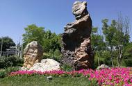 这个园林的面积是圆明园的两倍，内部藏有超过6000吨各种石头。